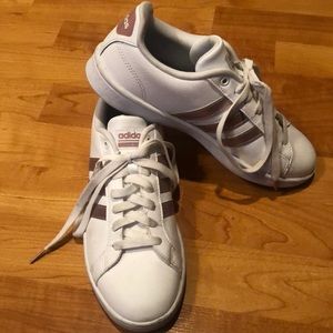 Adidas shoes, size 9. Excellent condition.